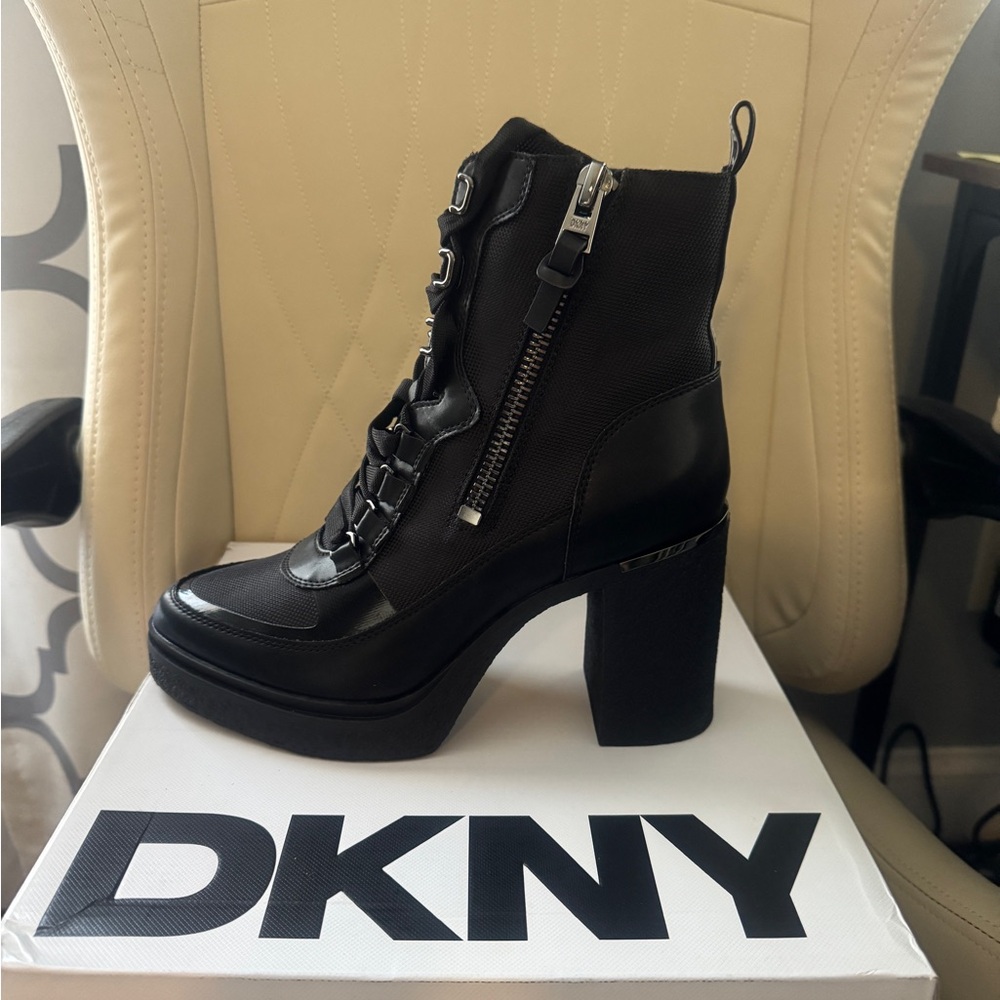 DKNY Women's TOIA Lace-Up Platform Ankle Boots